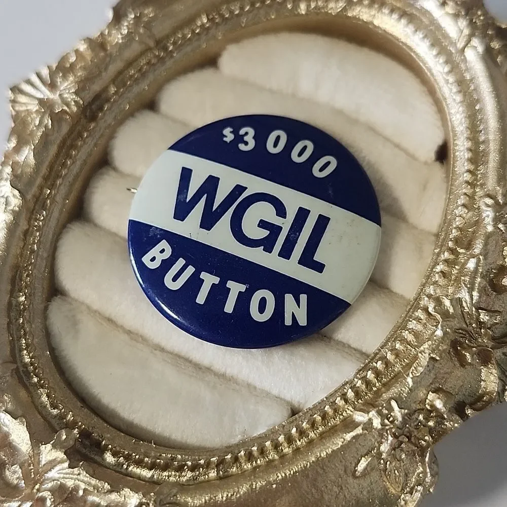 Vintage Blue and White $3000 WGIL Button